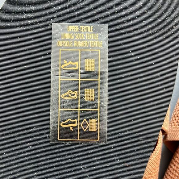 Everlane The ReKnit Form Crossover Sandal in Caramel  Size 6 - Picture 8 of 13